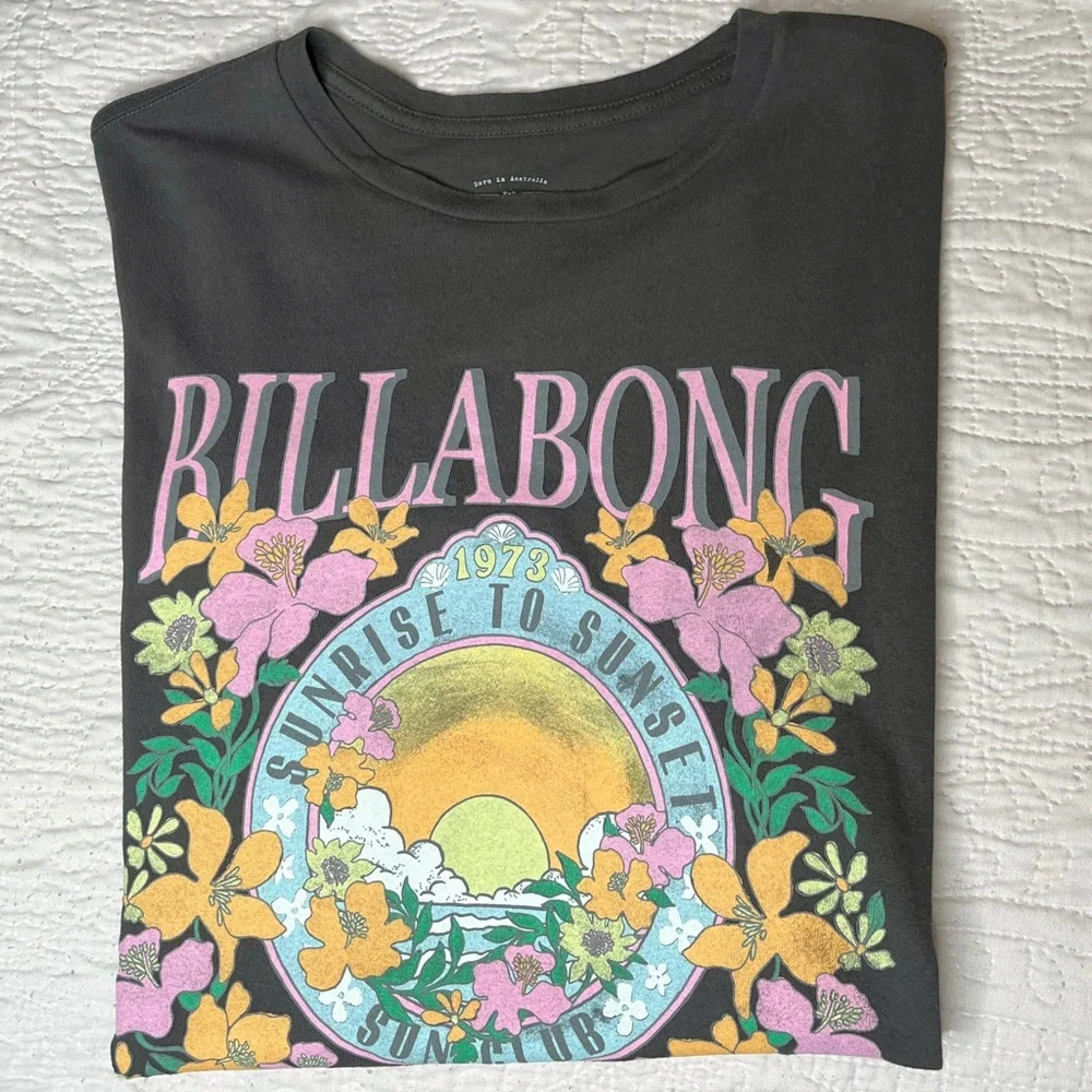 NWT Billabong Under The Palms Short Sleeve Graphic Tee Women’s size medium - Picture 4 of 8